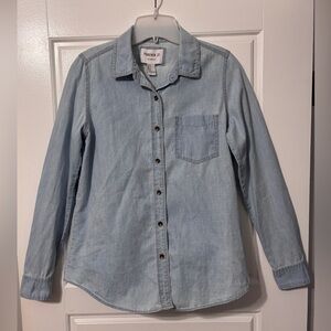 Forever 21 Blue lightweight denim Button Down Shirt